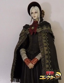 黒のケープとゴールドの歯車のブローチ※ブライスアウトフィット※1/6 