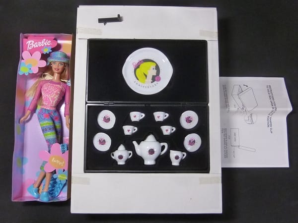 Barbie フラワーパワー 40周年記念 人形 ティーセット_2