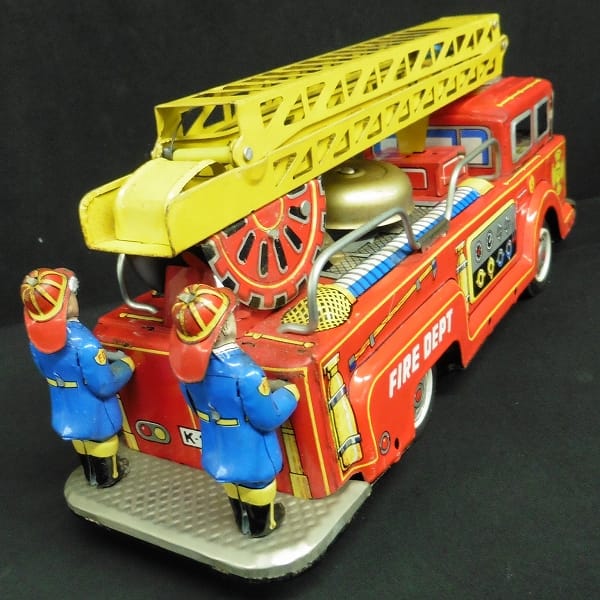 ブリキの消防自動車-