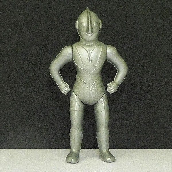 無版権 ウルトラマンポリ人形(灰色成型