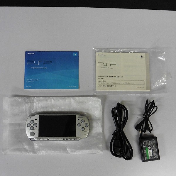 ソニー PSP-2000 シルバー メモリースティック 32MB付属 / SONY_2