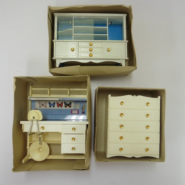 旧タカラ リカちゃんの白い白い家具 タンス 勉強机 サイドボード_2