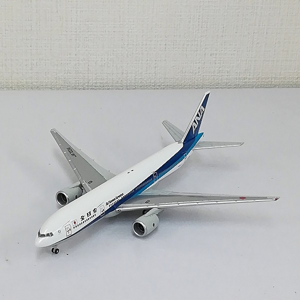 全日空商事 1/400 ANA ボーイング 777-200 JA703A_3