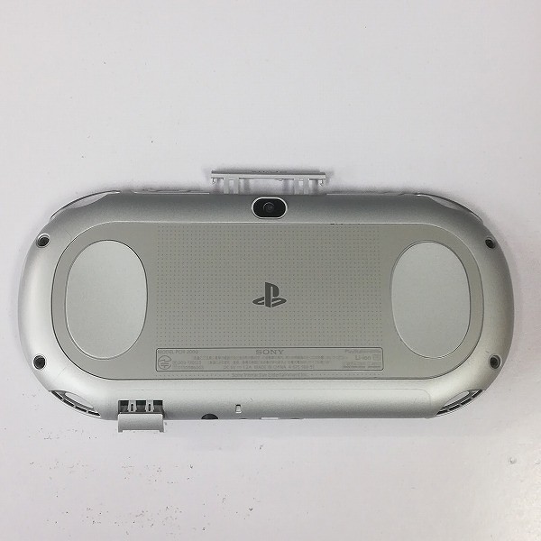 SONY PS Vita PCH-2000 シルバー_3