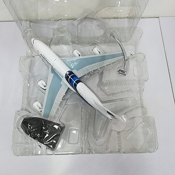 EAGLE 1/200 マレーシア航空 エアバスA380 9M-MNA_2