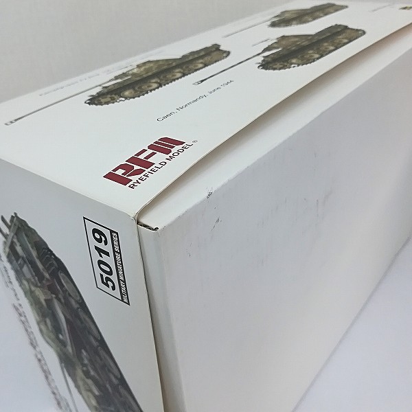RFM 1/35 5019 パンターG型 インテリアセット w/カットモデル車体と砲塔パーツ_3