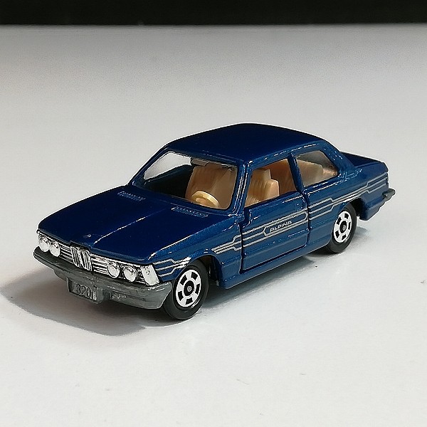 トミカ 青箱 F43-2 BMW 320i 赤 F23-3 BMW 320i 紺 メタリック_3