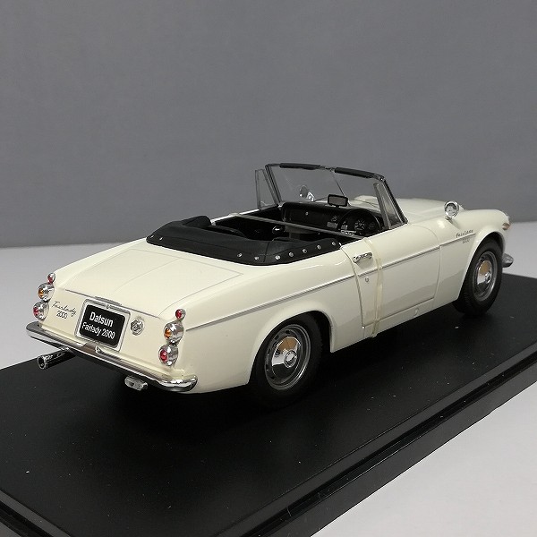 アシェット 1/24 国産名車コレクション ダットサン フェアレディ 2000 1967_3