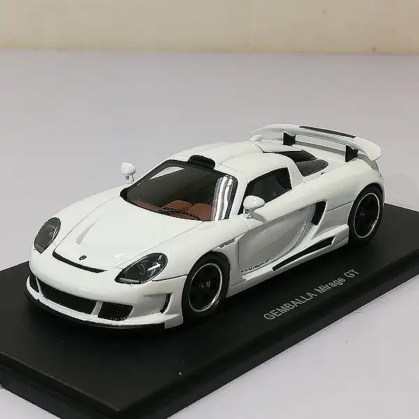 買取】スパーク 1/43 アルファロメオ 8C 2004 + ポルシェ ゲンバラ