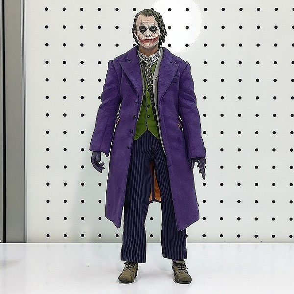 ホットトイズ ムービー・マスターピース 1/6 ジョーカー 打ち込ん パープル・コート MMS382 スーサイド・スクワッド 玩具  265-3337382【