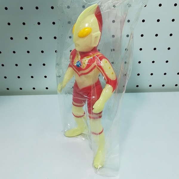 買取】ポピー 復刻版 ブルマァク ゾフィー ポーズ蓄光版 ソフビ オブジェクツ展限定 / ウルトラマン | ウルトラマンシリーズ |  実績価格【買取コレクター】