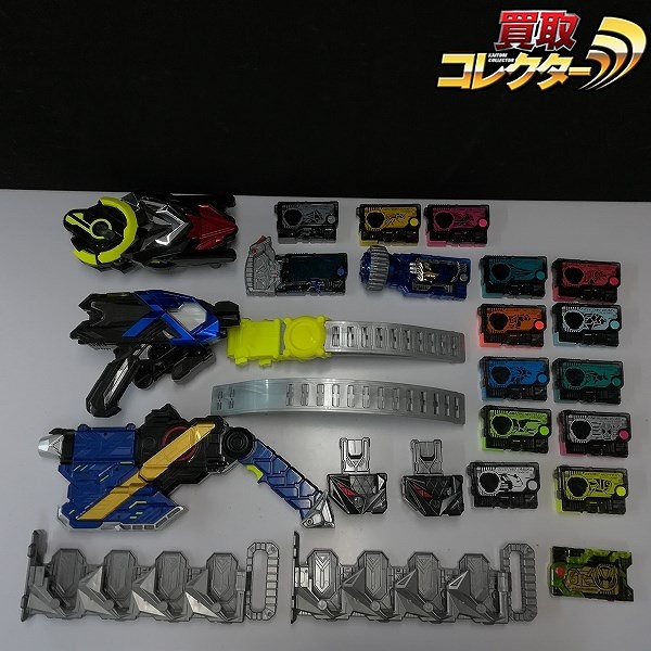 仮面ライダーゼロワン なりきり DX飛電ゼロワンドライバー DXエイムズショットライザー DXランペイジガトリングプログライズキー 他