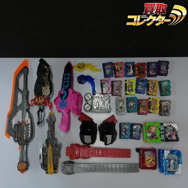 バンダイ 仮面ライダーセイバー なりきり DX聖剣ソードライバー DX光剛剣最光 DX土豪剣激土 DX音銃剣錫音 他