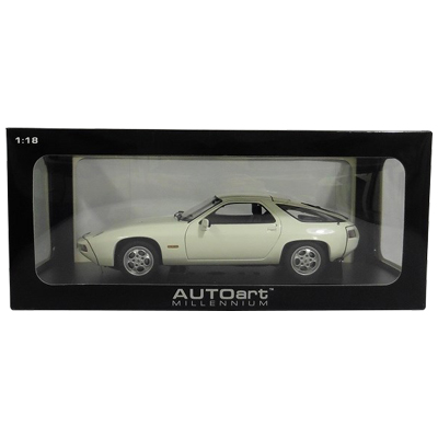 ポルシェ 928 ホワイト オートアート 1/18
